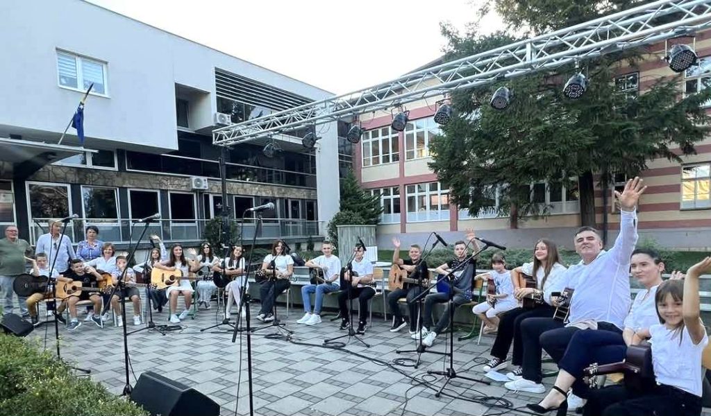 KONCERT GRUPE „MUZIČKA RADIONICA“ U PARKU “RAVNE 2”