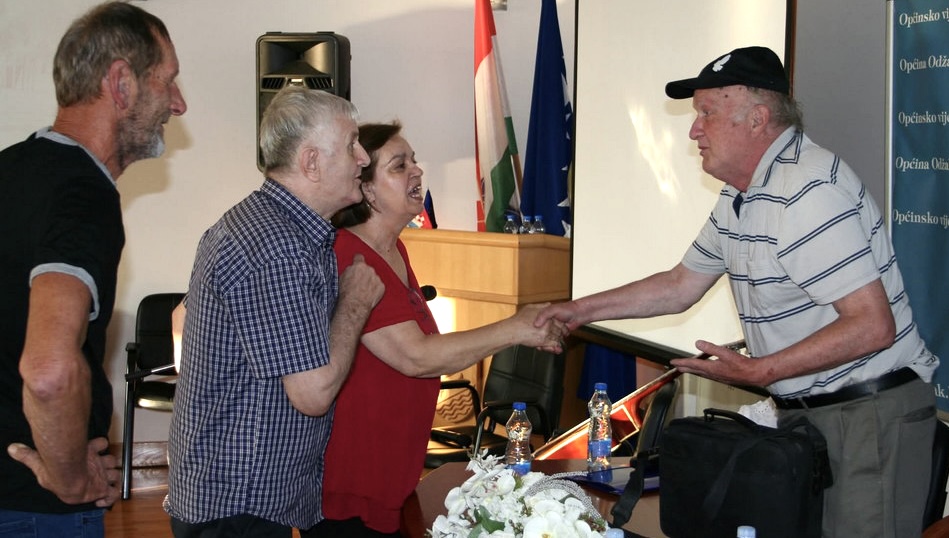MENSUR SA SVOJIM ODŽAČANIMA
